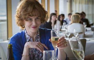 诺米走红不忘家乡小涵娱乐吃瓜,小涵娱乐吃瓜见证友谊  第2张